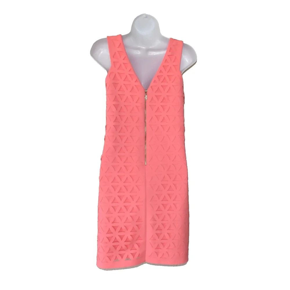 A8 NWOT LILLY PULITZER Coral Pink Laser Cut Scuba Geometric Shift Dress Size L